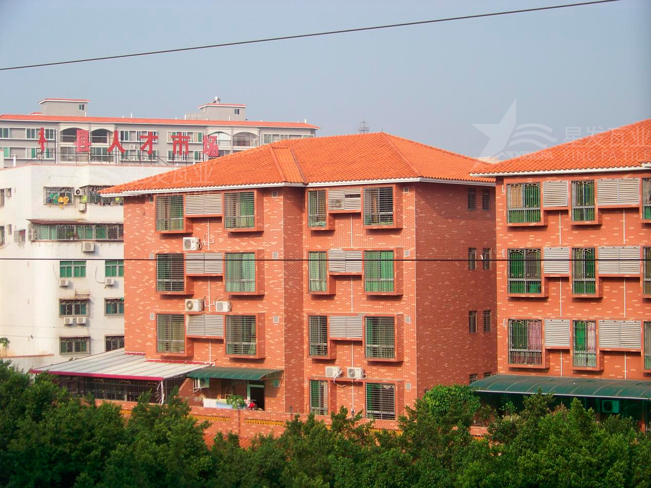 合成樹(shù)脂瓦要定期翻新維護(hù)嗎？逐漸取代彩鋼瓦，應(yīng)用越來(lái)越廣泛！