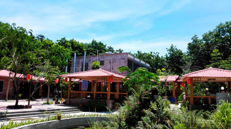 屋面合成樹脂瓦的標(biāo)準(zhǔn)尺寸是多少？通?？梢宰瞿膬煞N尺寸？