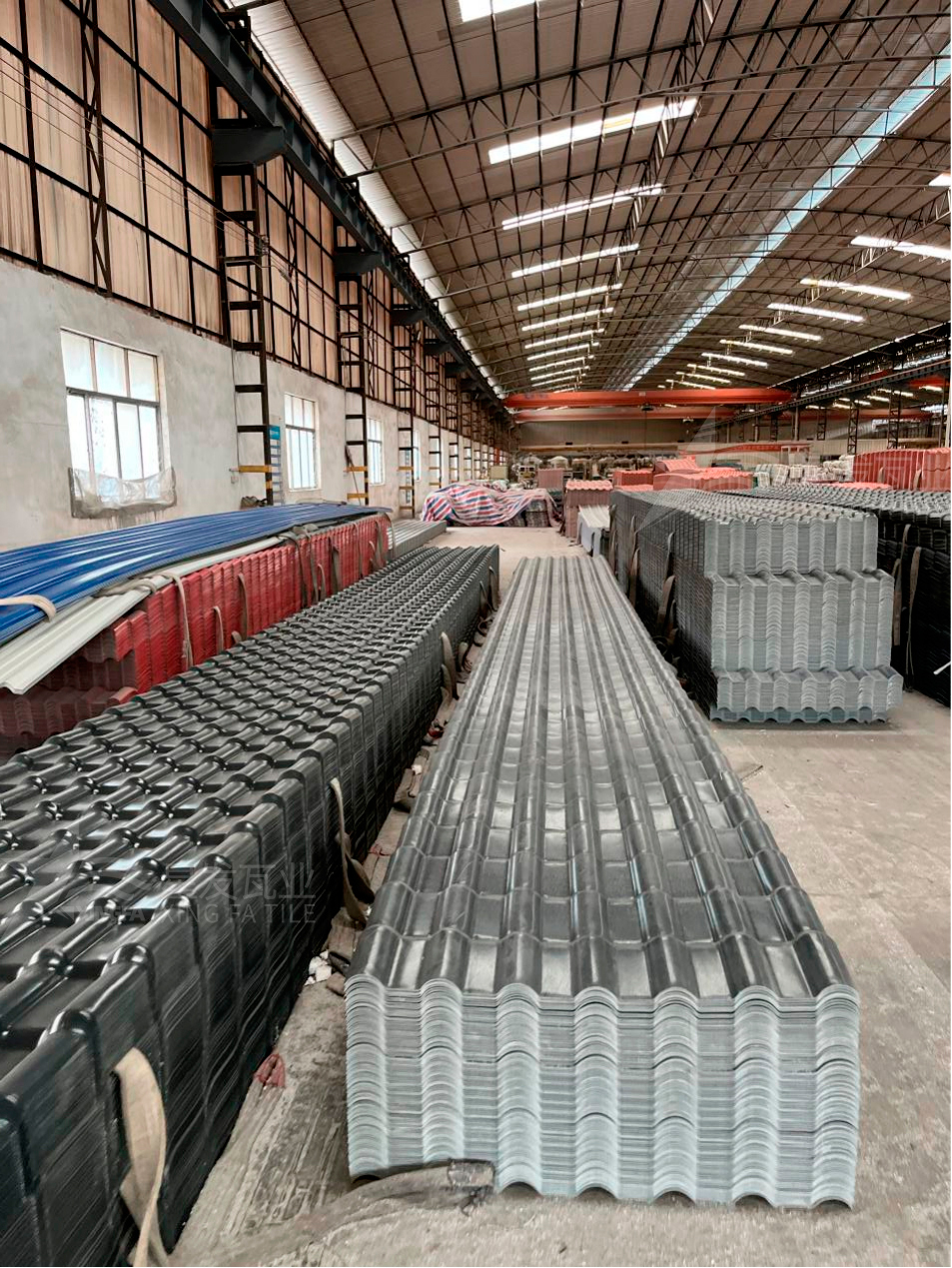 實力合成樹脂瓦生產(chǎn)廠家直銷的3大優(yōu)勢！