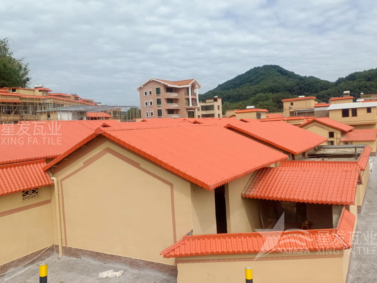 從傳統(tǒng)瓦片升級到合成樹脂瓦，讓農(nóng)村房屋煥發(fā)新生！